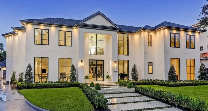 Breathtaking Texas Modern Home in Houston for Sale at $4.9 Million